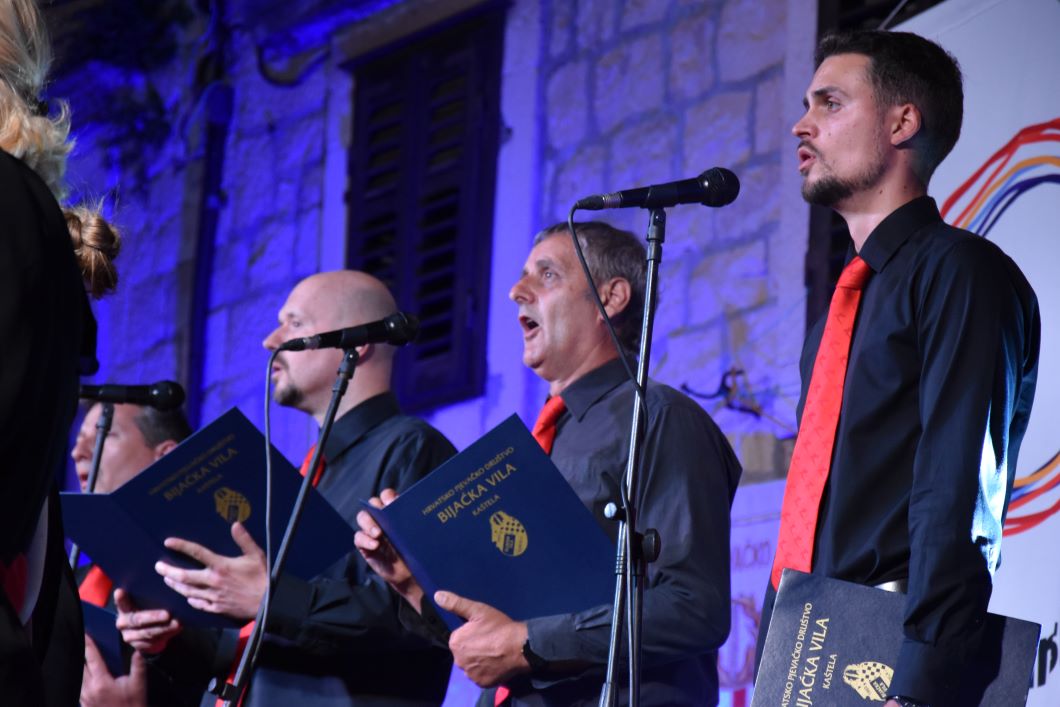 Koncertom HPD Bijaćka vila svečano otvoreno 25. Kaštelansko kulturno i zabavno ljeto