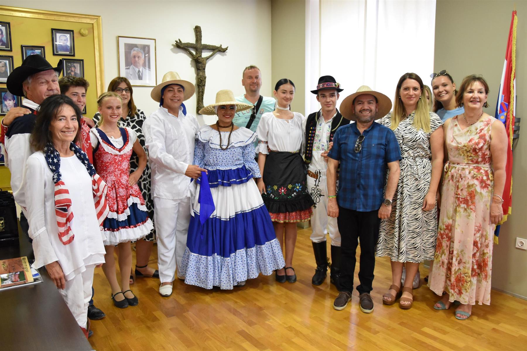 Prijem predstavnika folklornih društava iz Kolumbije, Amerike, Slovačke i Sjeverne Makedonije