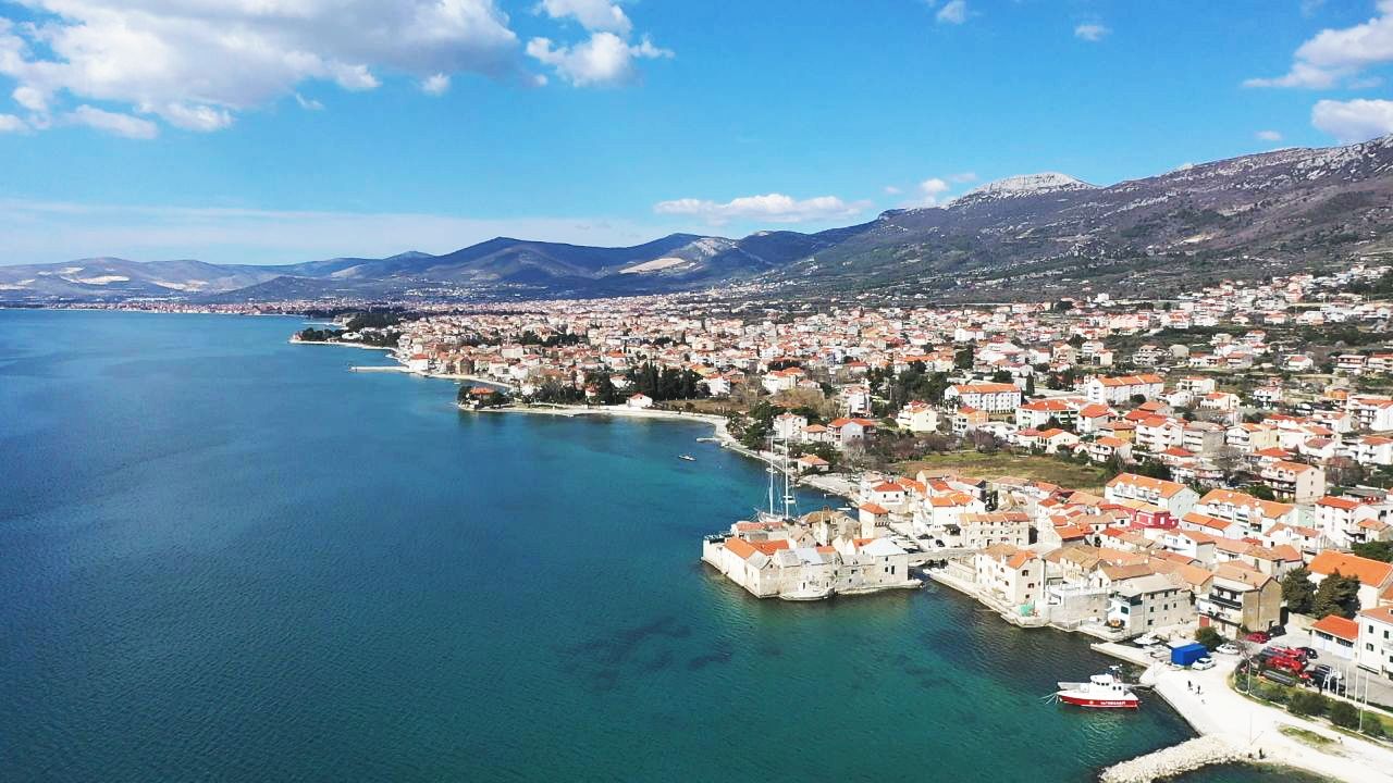 Javni poziv za podnošenje prijedloga za dodjelu javnih priznanja Grada Kaštela za 2022. godinu