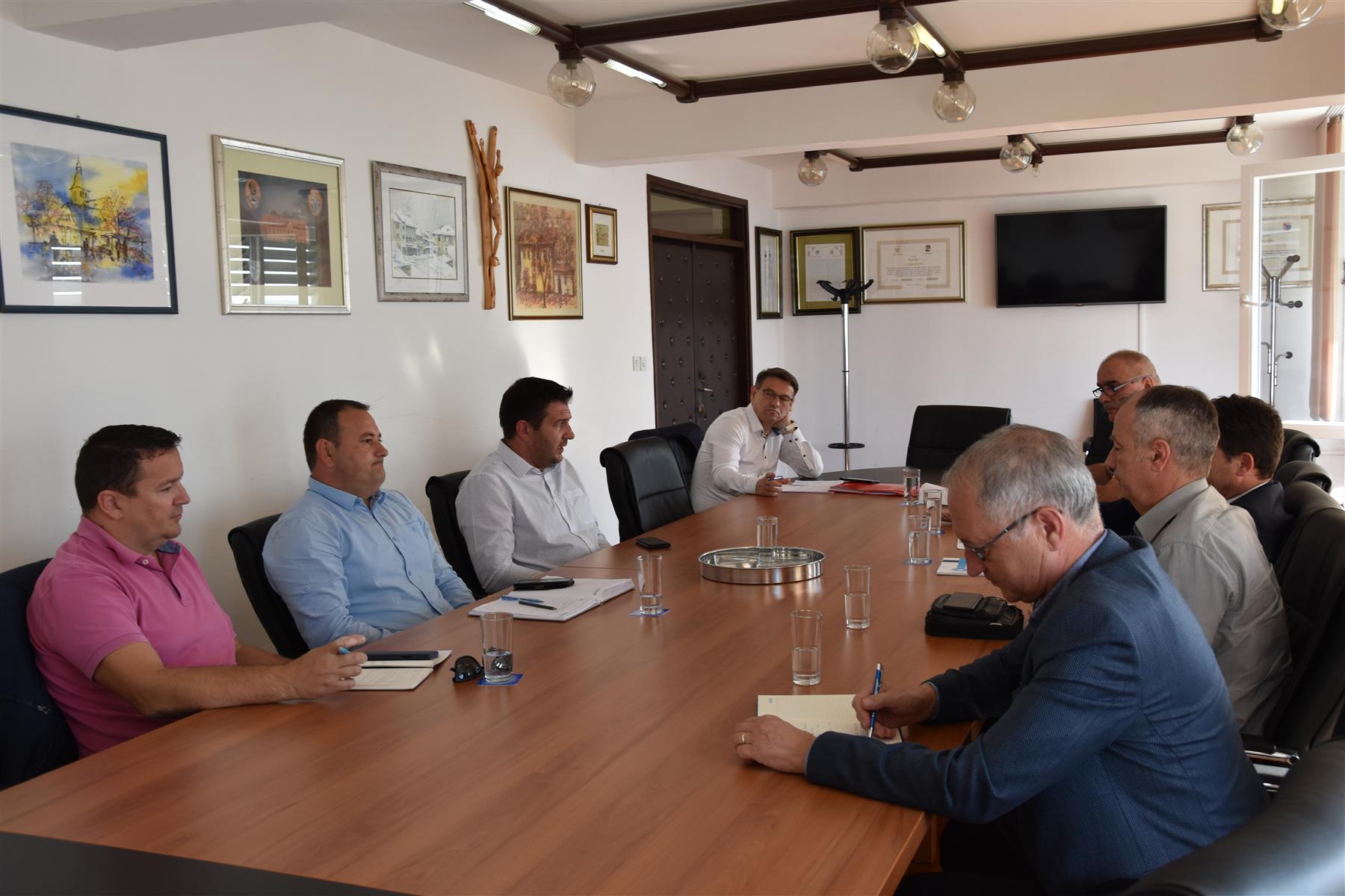 Održan sastanak o poboljšanju autobusnih i željezničkih linija