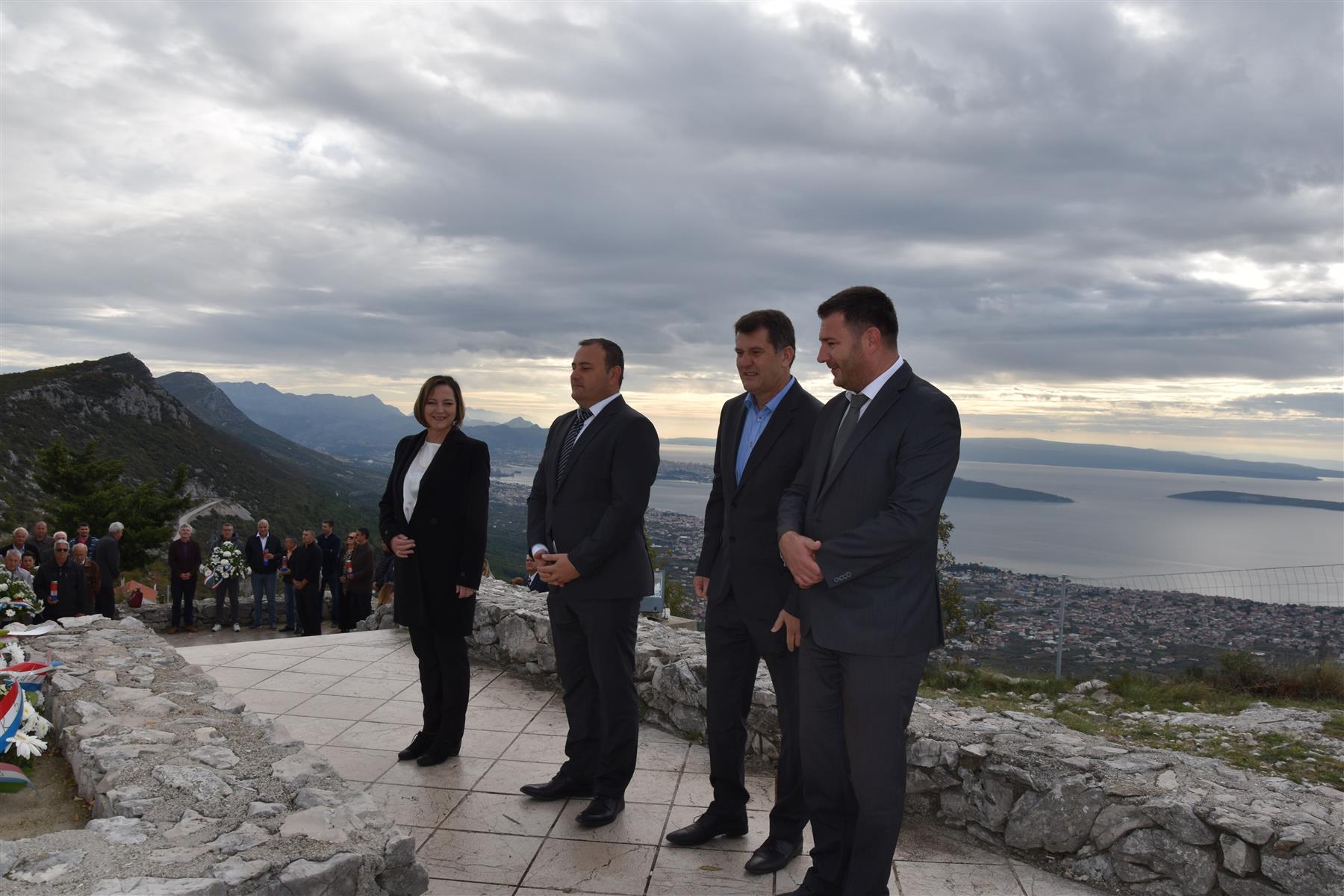 Položeni vijenci i upaljene svijeće povodom Svih svetih i Dušnog dana