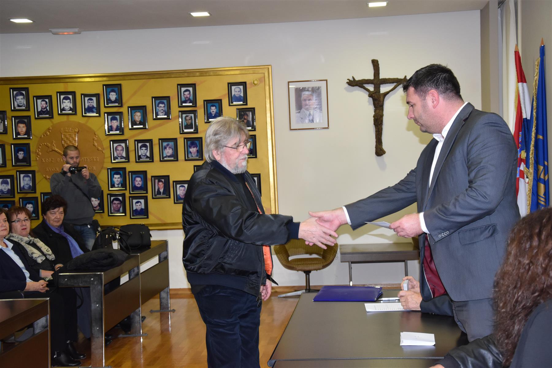 Podijeljene božićnice roditeljima poginulih branitelja