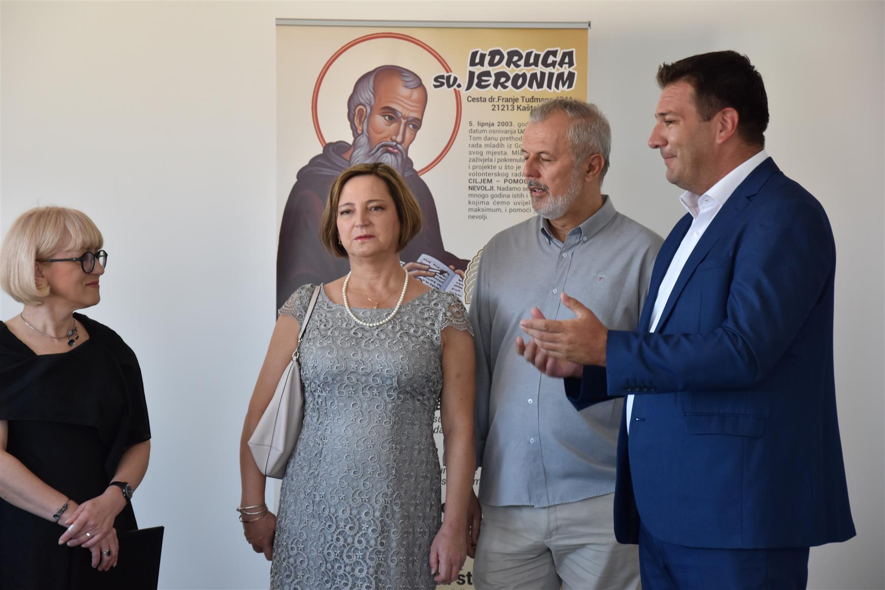 Ministrica za demografiju, obitelj, mlade i socijalnu politiku Vesna Bedeković u radnom posjetu Kaštelima