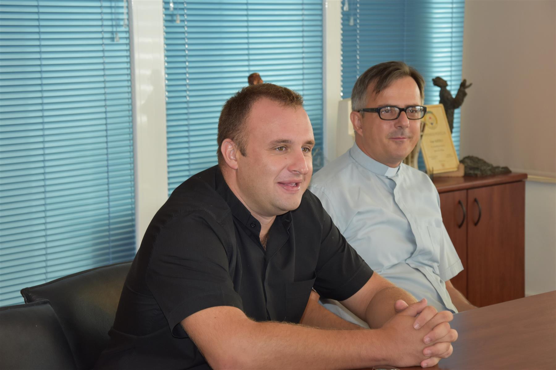 Predstavnici Grada Kaštela organizirali prijem za nove župnike