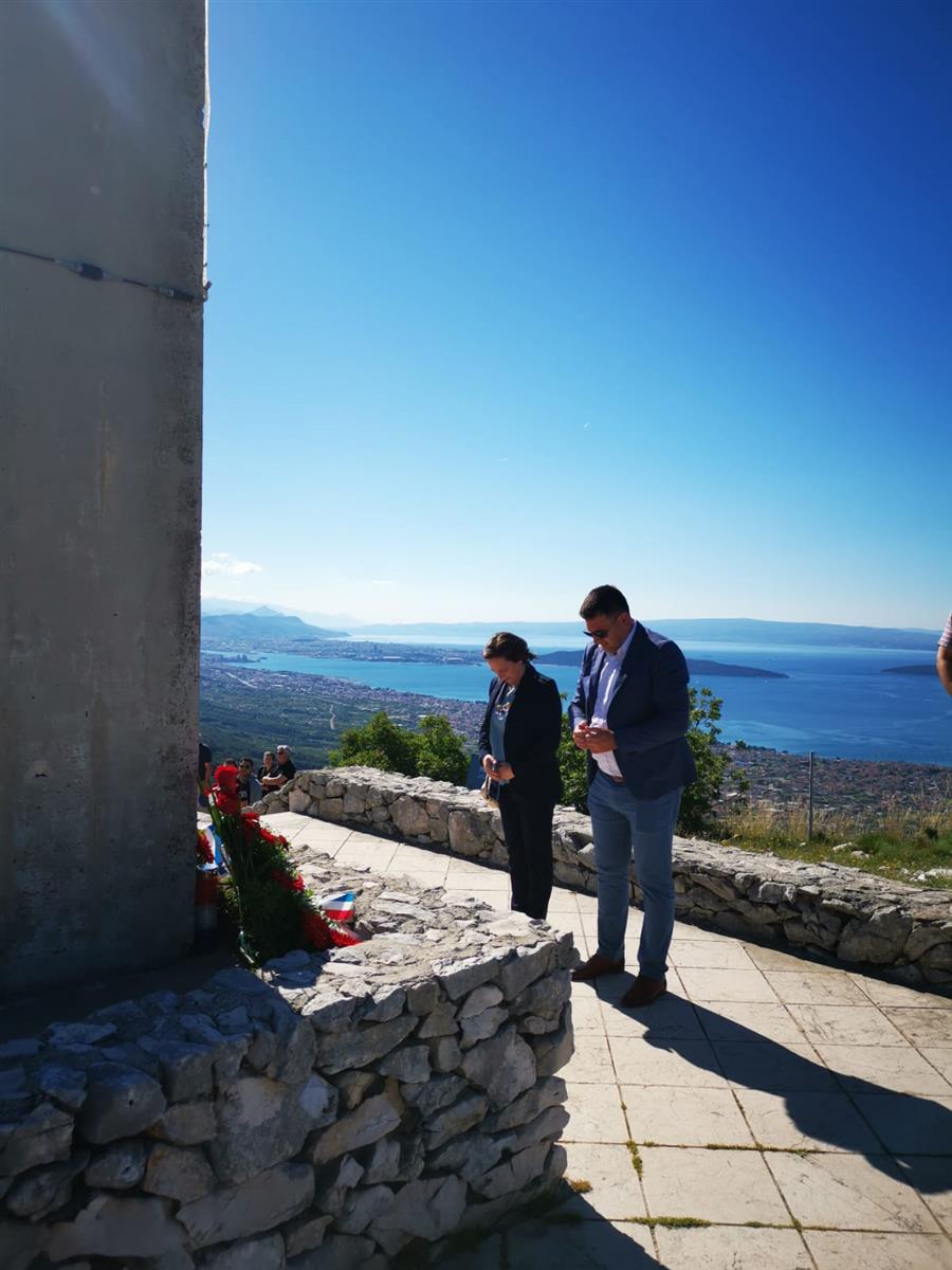 Položeni vijenci i upaljene svijeće uoči Dana državnosti Republike Hrvatske