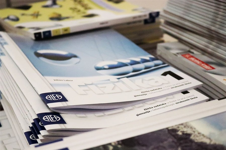 Grad Kaštela financira nabavu radnih bilježnica za učenike osnovnih škola