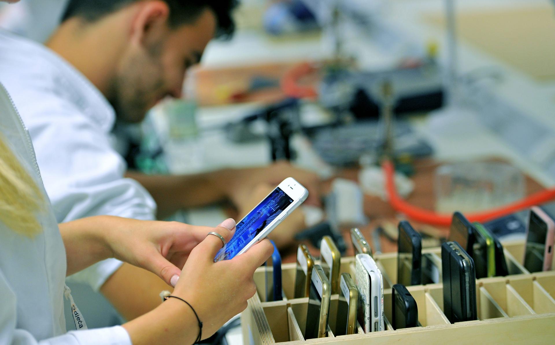 Investicijom od 130 milijuna kuna A1 Hrvatska stanovnicima Solina, Kaštela i okolnog područja dovodi internet s brzinama do 100 Mbit/s