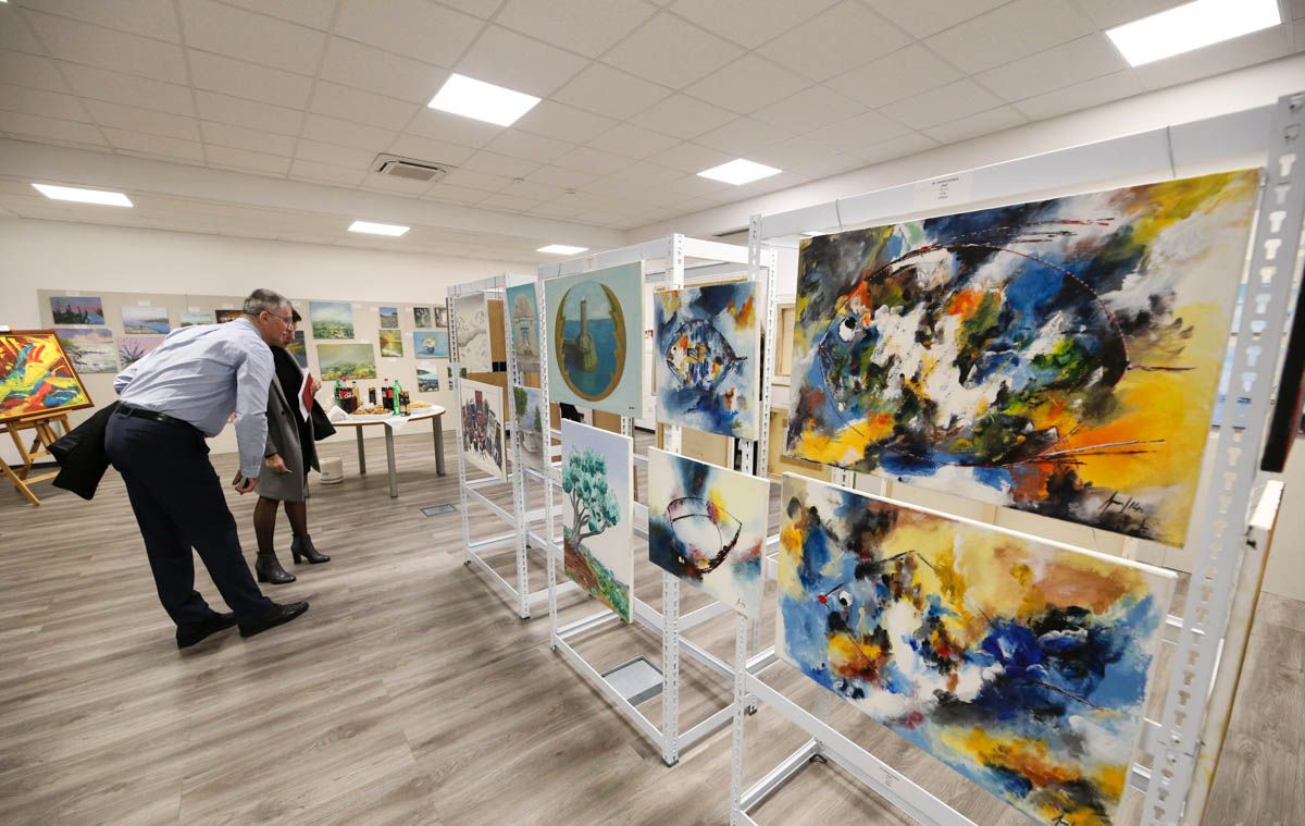 Prodajna izložba slika za pomoć Centru za rehabilitaciju Mir u Rudinama