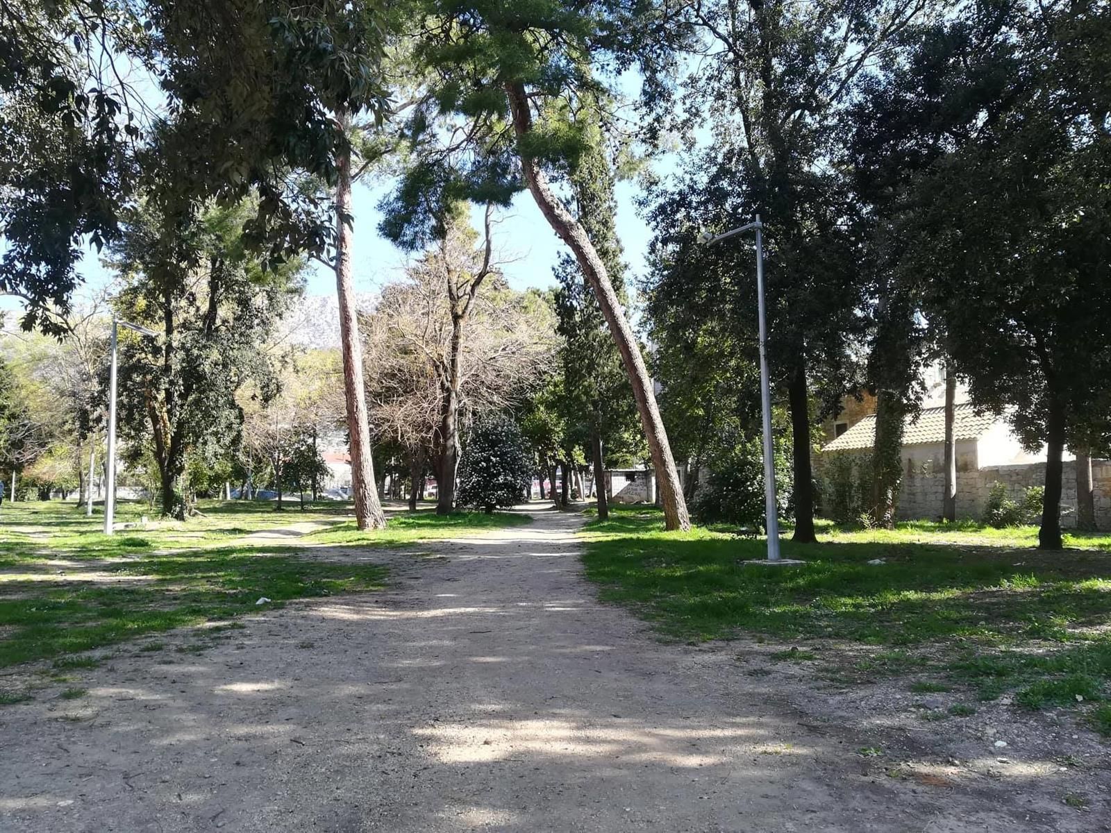 Kaštelima više od 2 milijuna kuna za uređenje ljetne pozornice u Kaštel Kambelovcu