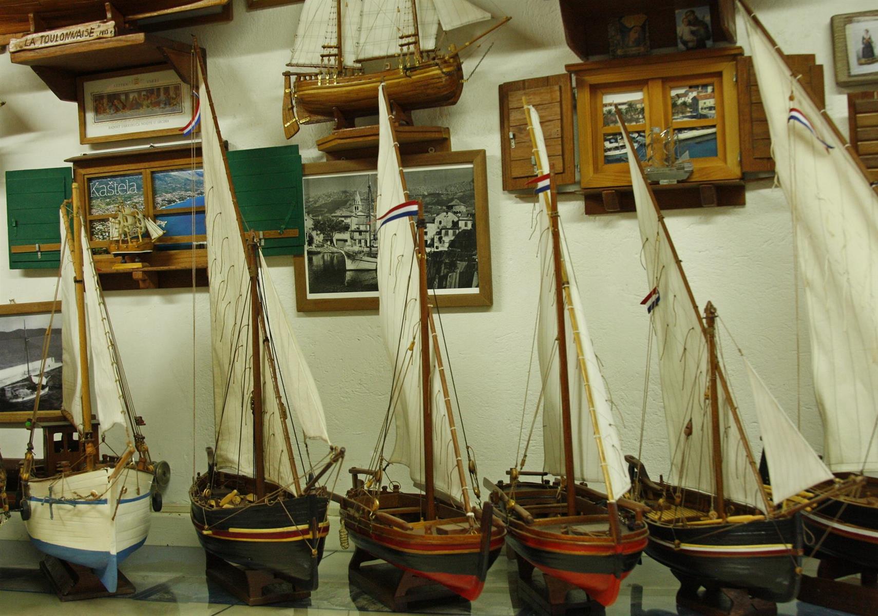 Izložba ‘Meštar za caklo i drvo iz kambelovskog porta’