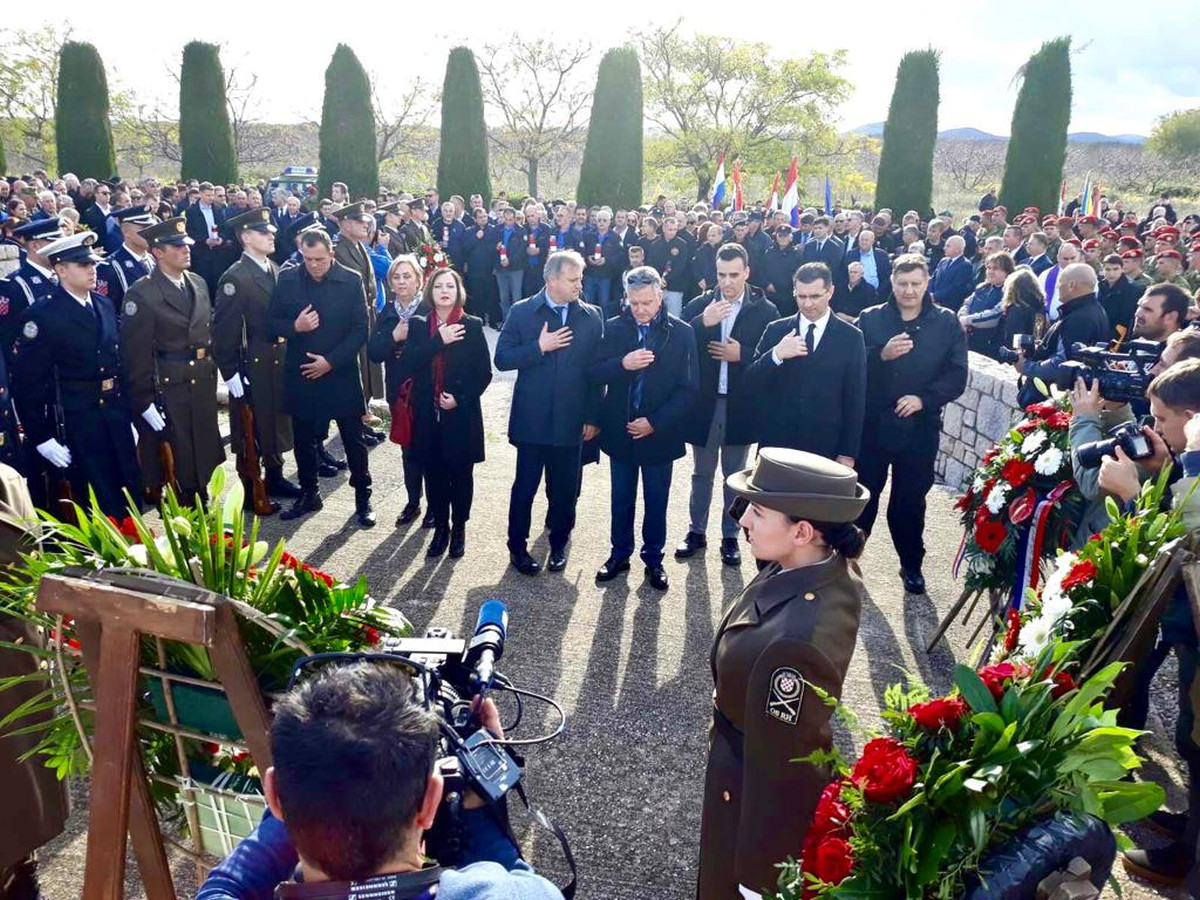 Predstavnici Grada Kaštela na obilježavanju stradanja Škabrnje
