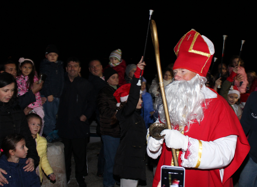 Zbog vremenskih neprilika otkazano druženje sa svetim Nikolom