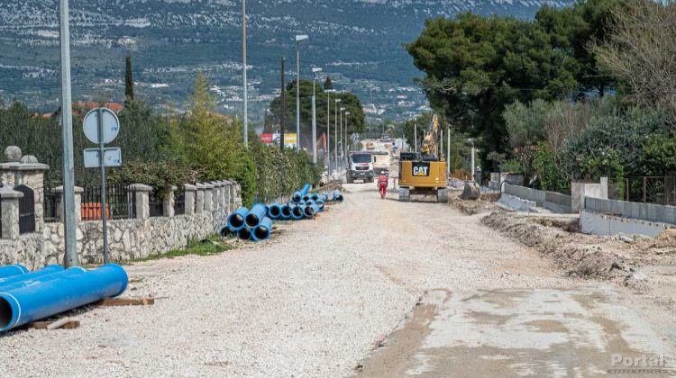 Završetak izvođenja radova na kolniku DC 409 u K. Štafiliću na dionici od Bilinskog puta do zračne luke