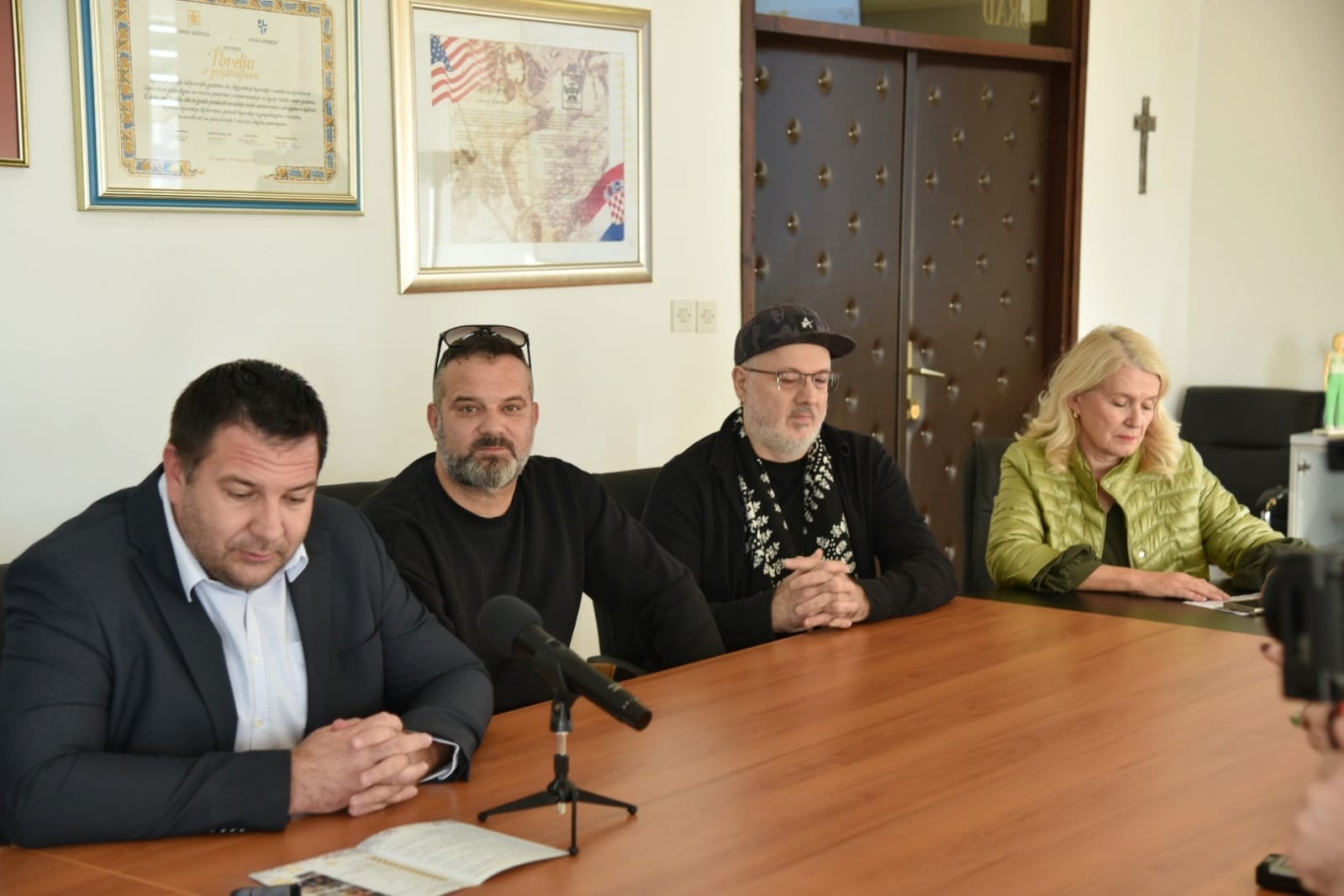 468327666 1434279571122502 372421034132705133 N(1)