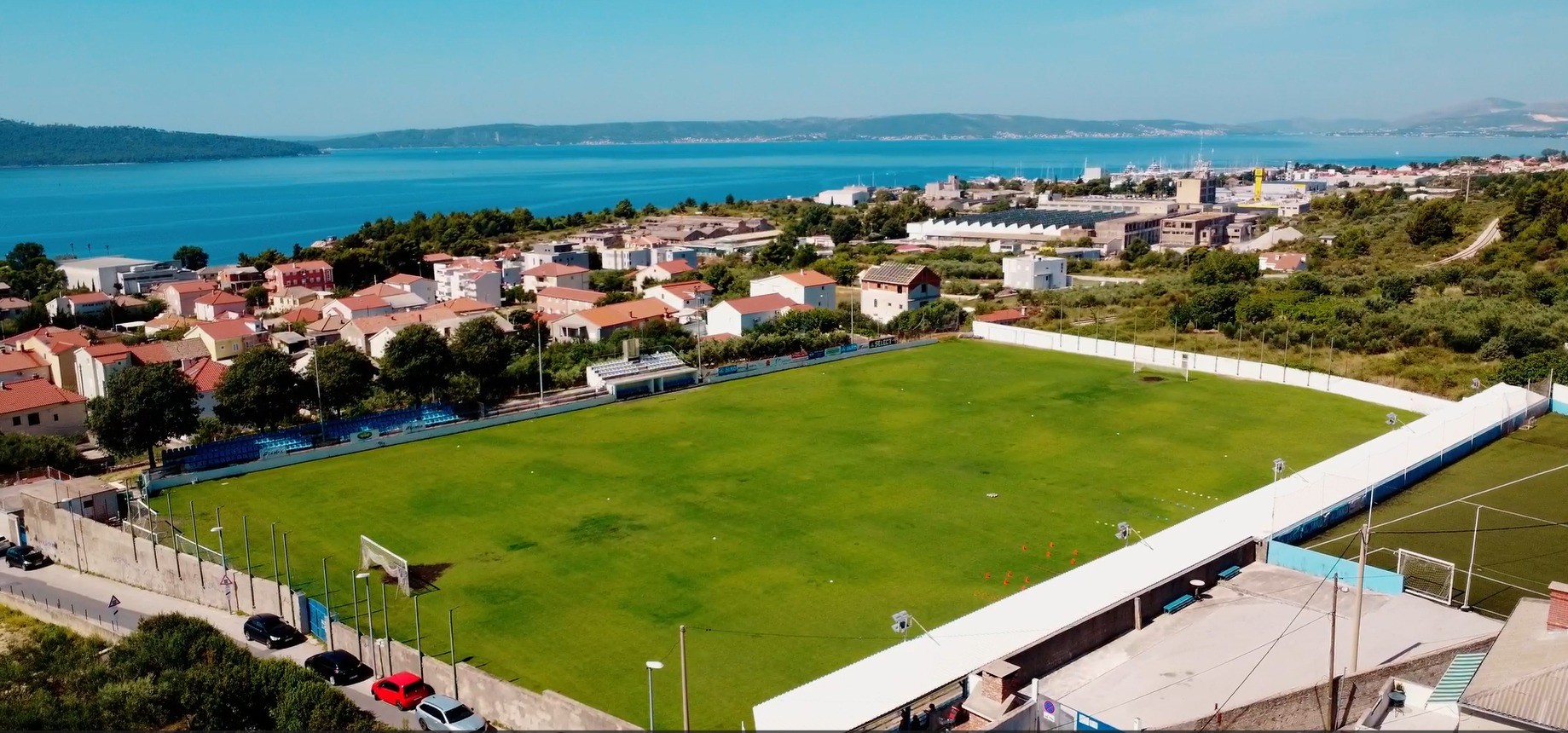 Odobrena sredstva za obnovu nogometnog igrališta HNK Jadran u Kaštel Sućurcu