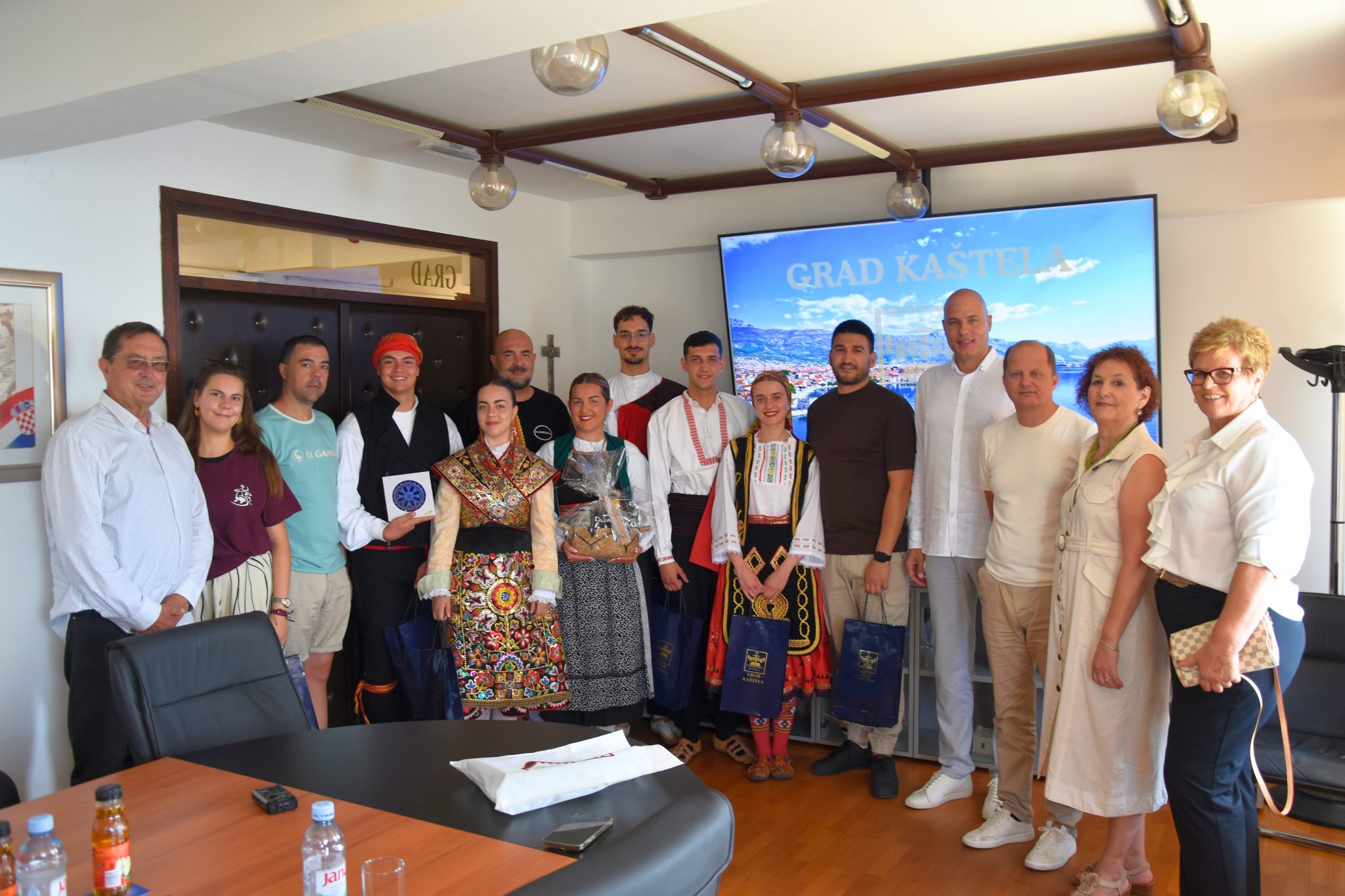 Prijem Folklorne Grupe (1)
